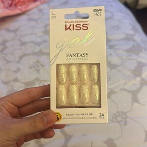 Kiss gel fantasy collection press-on nails
